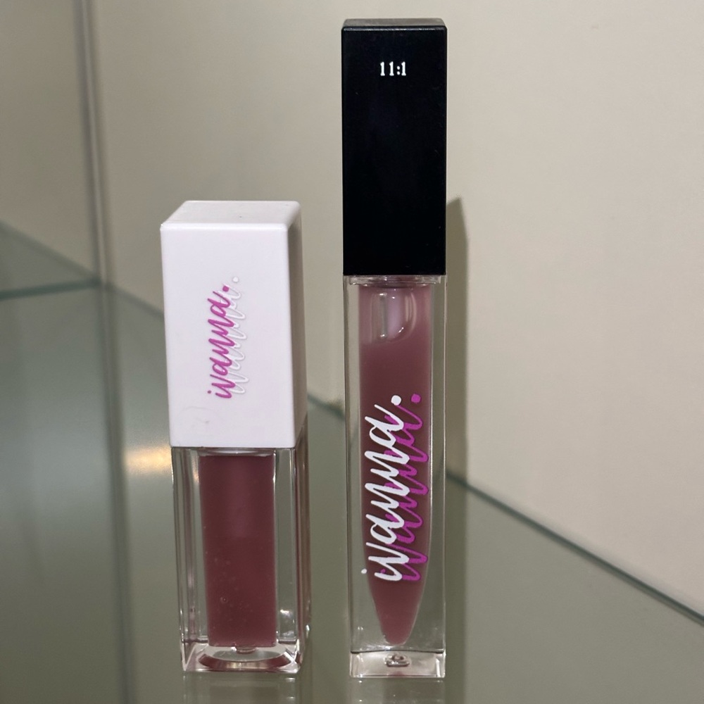 Mauve - LIP OIL - “FAVOR”